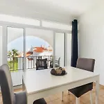 Apartman Spacious And Central, 6 Min Walk To *